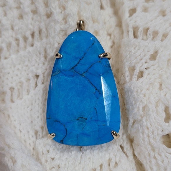 Custom Kendra Scott Stone with Pendant Howlite - Picture 3 of 9
